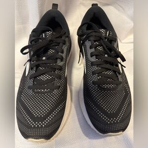 Brooks Women's Revel 6
Running Shoes Black/ White Size 9